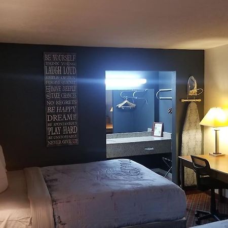 Hotel 2 Queen Beds Hotel Room 237 Booking Stillwater Exterior photo